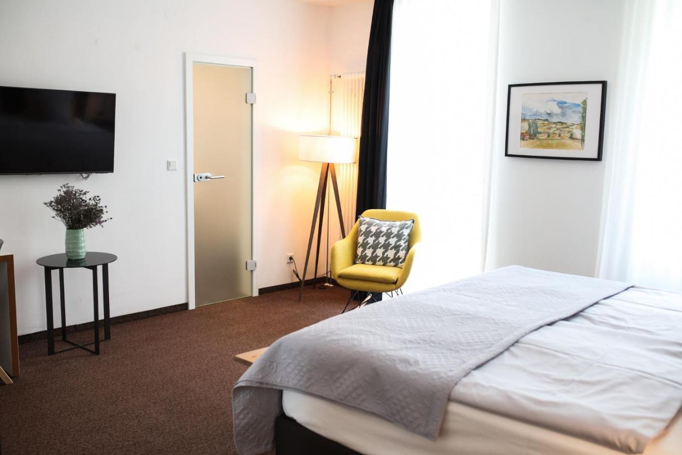 Weinforum Franken Hotel & Restaurant アイベルシュタット エクステリア 写真