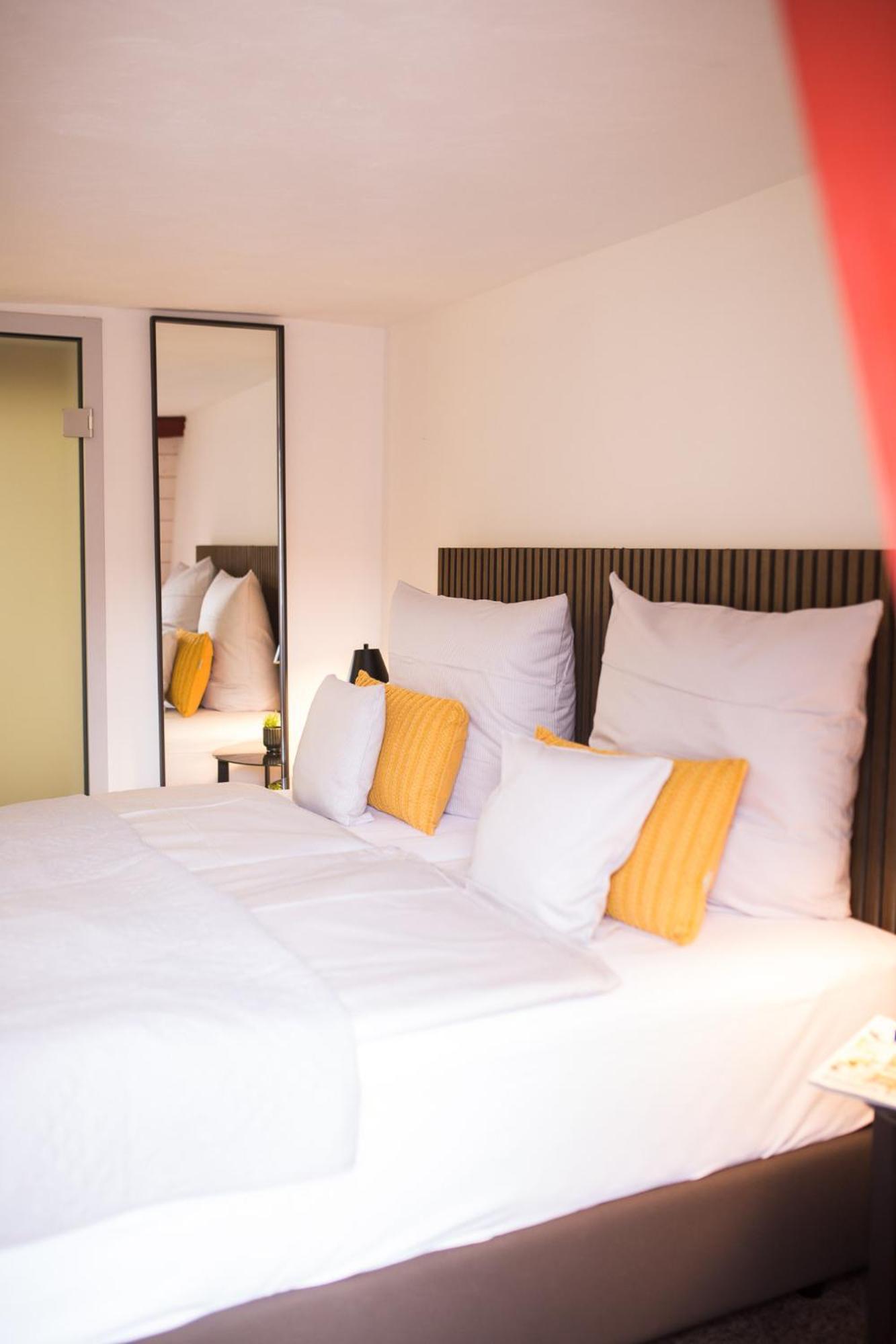 Weinforum Franken Hotel & Restaurant アイベルシュタット エクステリア 写真